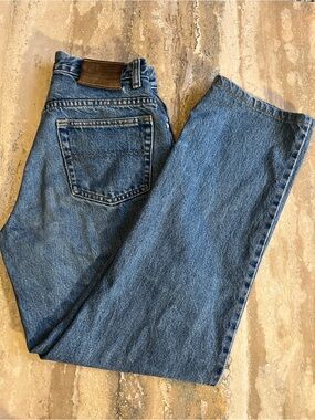 Classic womenss Blue Denim Jeans - Casual Straight Fit